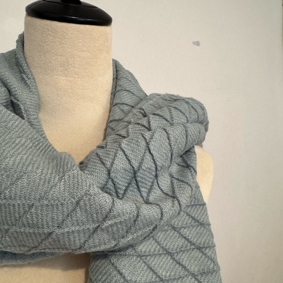 Anne Klein Light Blue-Grey Scarf — New With Tags - Picture 2 of 4